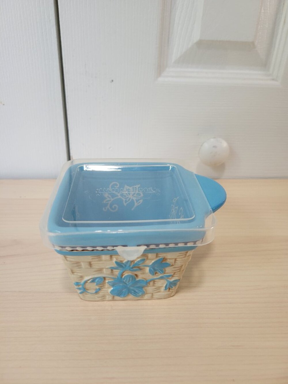 TEMP-TATIONS Floral Lace Basketweave Blue 10 oz Square Ramekin Baker w/ Lid EUC